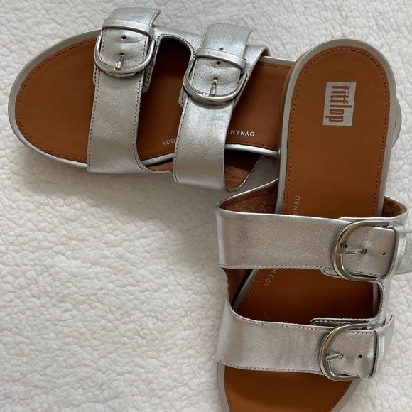 A brand new pair of FitFlops - Picture 3 of 3